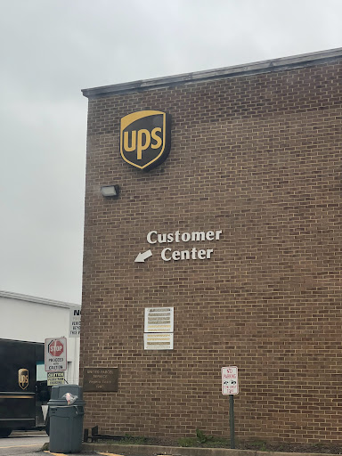 Shipping and Mailing Service «UPS Customer Center - Virginia Beach», reviews and photos, 1390 Air Rail Ave, Virginia Beach, VA 23455, USA