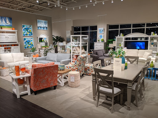 CITY Furniture Millenia & Outlet