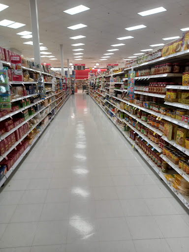 Grocery Store «Schnucks», reviews and photos, 200 N Vine St, Urbana, IL 61802, USA