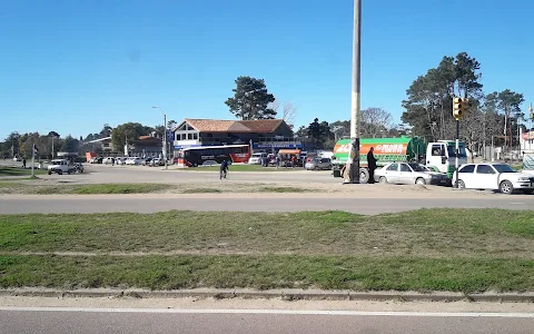 Medica Uruguaya - Policlínica El Pinar image