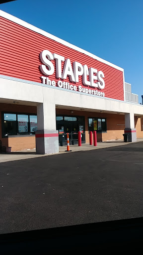 Office Supply Store «Staples», reviews and photos, 2150 W 117th St, Cleveland, OH 44111, USA