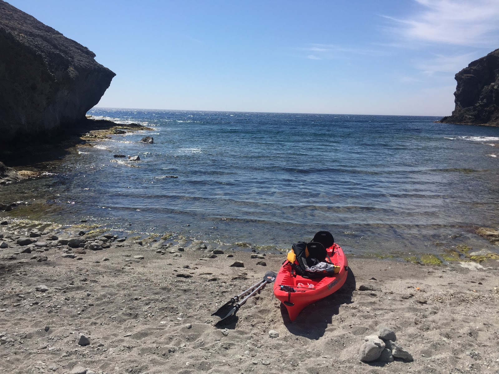 Foto di Cala de las Hermanicas con baia piccola