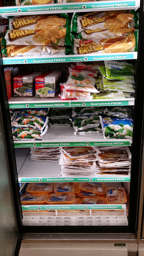 Shopping Mall «Marlow Heights Shopping Center», reviews and photos, 3901 Branch Ave, Temple Hills, MD 20748, USA