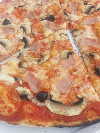Plats et boissons du Pizzeria Marsu Pizza à Saint-Martin-de-Queyrières - n°5
