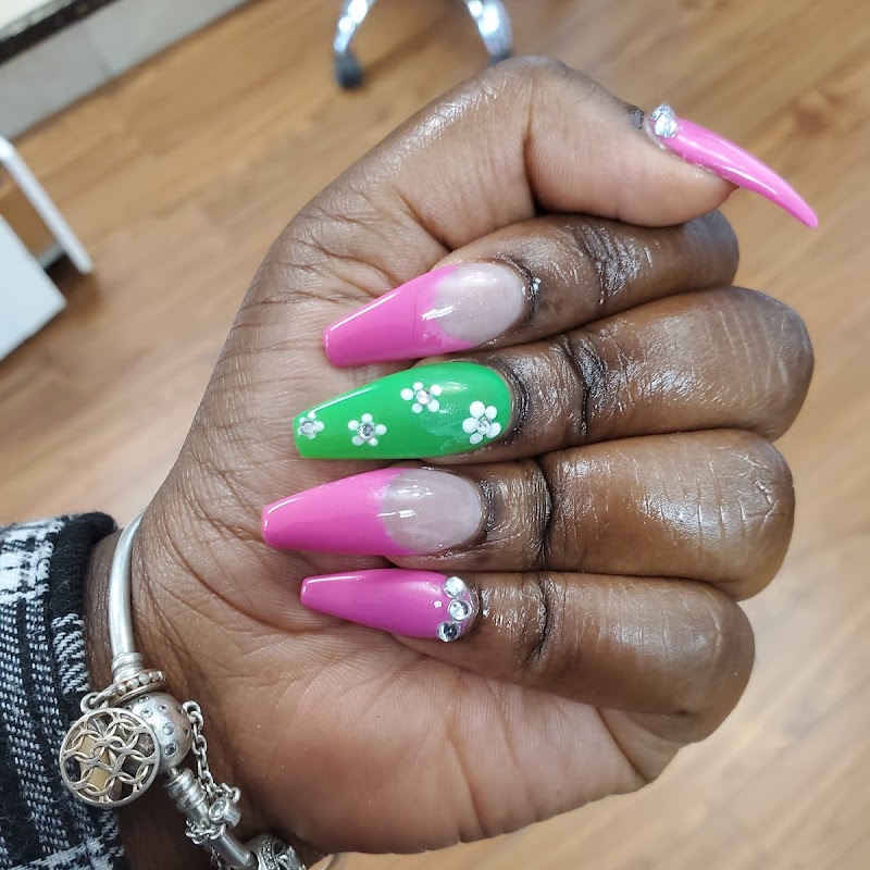 Golden Nail Inc of Ajax (Formally Pretty One Nails) | $10 off on 7th Visit