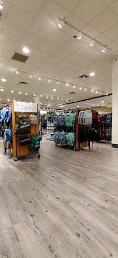 Clothing Store «L.L. Bean», reviews and photos, 8095 Tysons Corner Center, McLean, VA 22102, USA