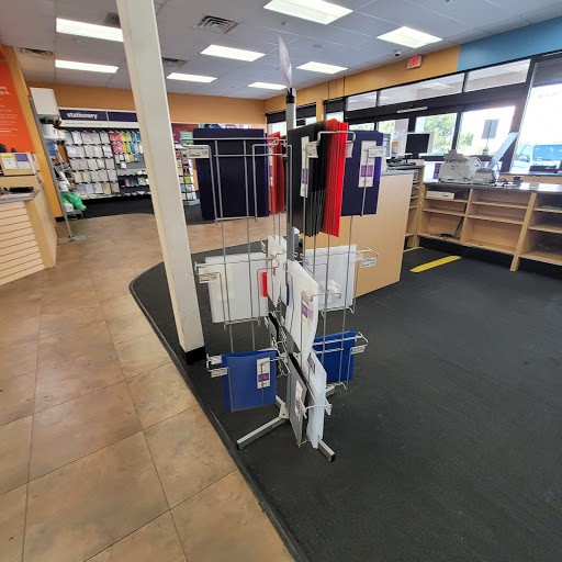 Print Shop «FedEx Office Print & Ship Center», reviews and photos, 393 W Shaw Ave a, Clovis, CA 93612, USA