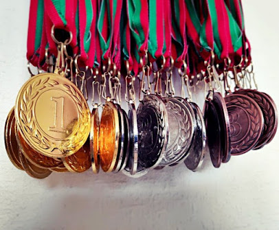 Prizai.lt - Sportiniai prizai, taurės, medaliai, trofėjai, stikliniai apdovanojimai, statulėlės