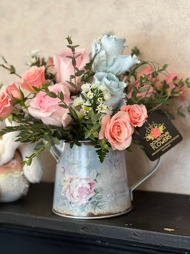 Florist «Downtown Flowers And Gift Shop», reviews and photos, 130 E Charlemont Ave, Kingsport, TN 37660, USA