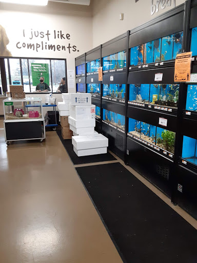 Pet Supply Store «Pet Supplies Plus», reviews and photos, 1791 W Columbia Ave, Battle Creek, MI 49015, USA