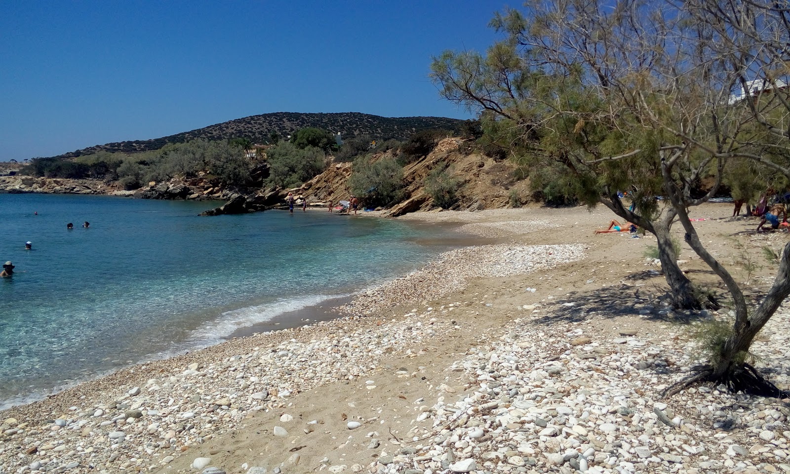 Fotografija Glyfa beach z svetel pesek površino