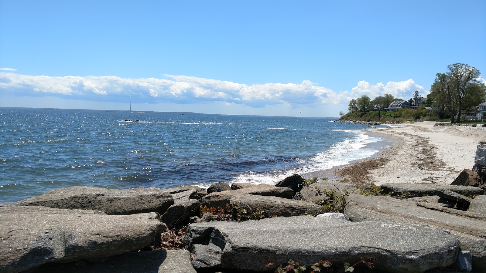 Photo de Woodway Beach Club avec plage spacieuse