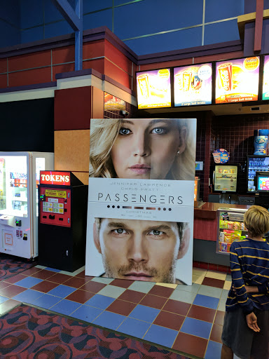 Movie Theater «Regal Cinemas Longview 14», reviews and photos, 3070 N Eastman Rd, Longview, TX 75605, USA