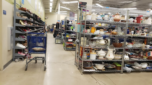 Thrift Store «Goodwill Store & Donation Center», reviews and photos, 420 W Army Trail Rd, Bloomingdale, IL 60108, USA
