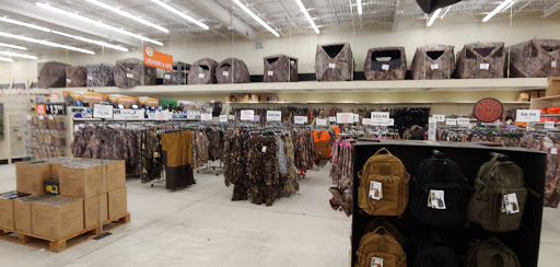 Department Store «Mills Fleet Farm», reviews and photos, 17070 Kenrick Ave, Lakeville, MN 55044, USA