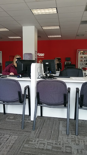 Cell Phone Store «Verizon Authorized Retailer - A Wireless», reviews and photos, 7029 Forest Hill Ave, Richmond, VA 23225, USA