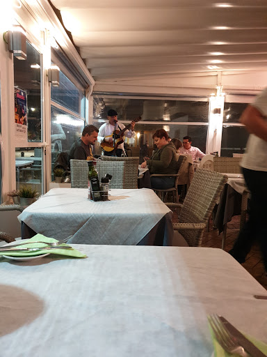 Restaurante Santorini - P.º Marítimo Rey de España, 99, 29640 Fuengirola, Málaga