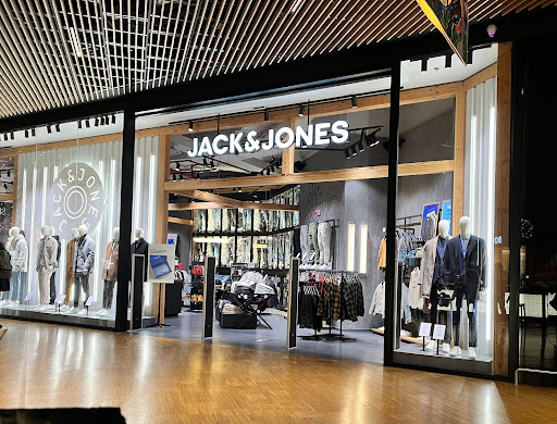 JACK & JONES