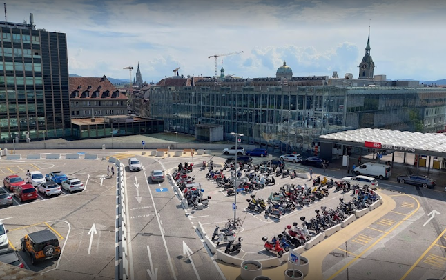 Rezensionen über Motorradparkplatz in Bern - Parkhaus