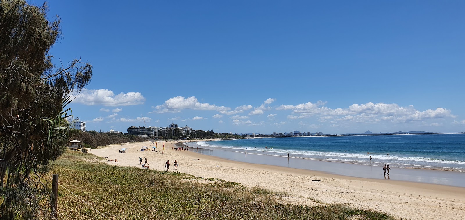 Foto av Mooloolaba Beach med hög nivå av renlighet