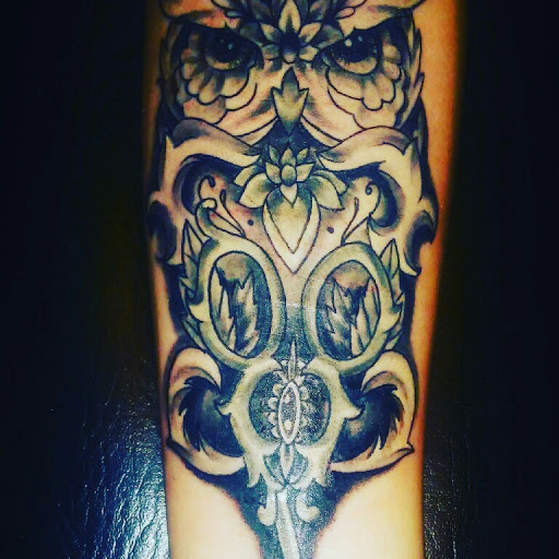 Tattoo Shop «Ink Wolves Tattoos», reviews and photos, 11900 N Nebraska Ave, Tampa, FL 33612, USA