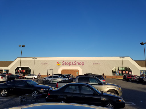 Grocery Store «Stop & Shop», reviews and photos, 333 W River St, Providence, RI 02904, USA