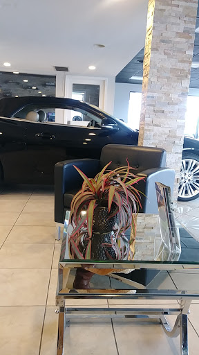 Used Car Dealer «Sam Jidd Luxury Top Notch Auto Brokers», reviews and photos, 2111 Rand Rd, Palatine, IL 60074, USA