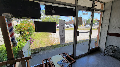 Barber Shop «College Barber Shop», reviews and photos, 4410 Wrightsville Ave, Wilmington, NC 28403, USA