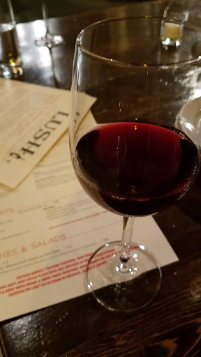 Liquor Store «Lush Wine & Spirits», reviews and photos, 1412 W Chicago Ave, Chicago, IL 60642, USA