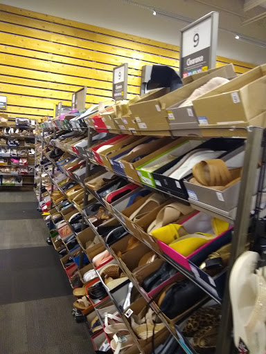 Shoe Store «DSW Designer Shoe Warehouse», reviews and photos, 7896 Dublin Blvd, Dublin, CA 94568, USA