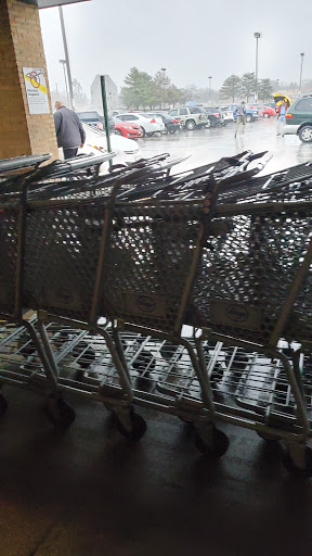 Shopping Mall «Southwest Square Shopping Center», reviews and photos, 2161 Eakin Rd, Columbus, OH 43223, USA