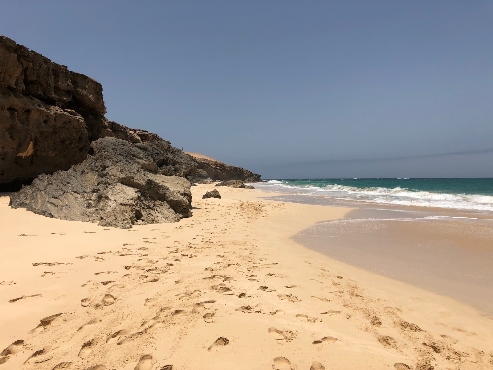 Φωτογραφία του Varandinha Beach με μακρά ευθεία ακτή