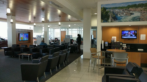 Toyota Dealer «AutoNation Toyota Leesburg», reviews and photos, 1 Cardinal Park Dr SE, Leesburg, VA 20175, USA