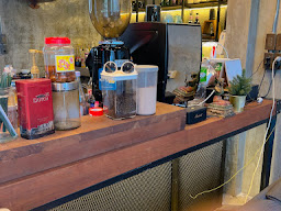 กาแฟ & กะเพราจอมพลัง by Badwolf