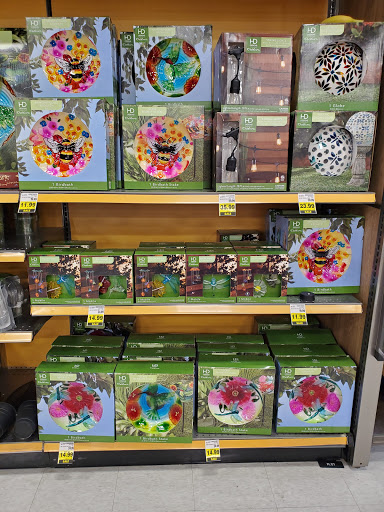 Shopping Mall «Lincoln Shopping Center», reviews and photos, 26092 Greenfield Rd, Oak Park, MI 48237, USA