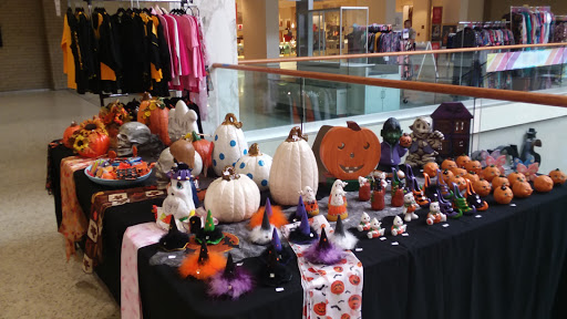 Shopping Mall «Monroeville Mall», reviews and photos, 200 Mall Cir Dr, Monroeville, PA 15146, USA