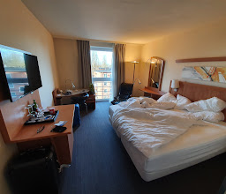Hotel NH Hamburg Horner Rennbahn photo