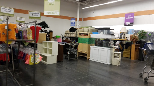 Thrift Store «Lindsay & Warner Goodwill Retail Store & Donation Center», reviews and photos, 874 E Warner Rd, Gilbert, AZ 85296, USA