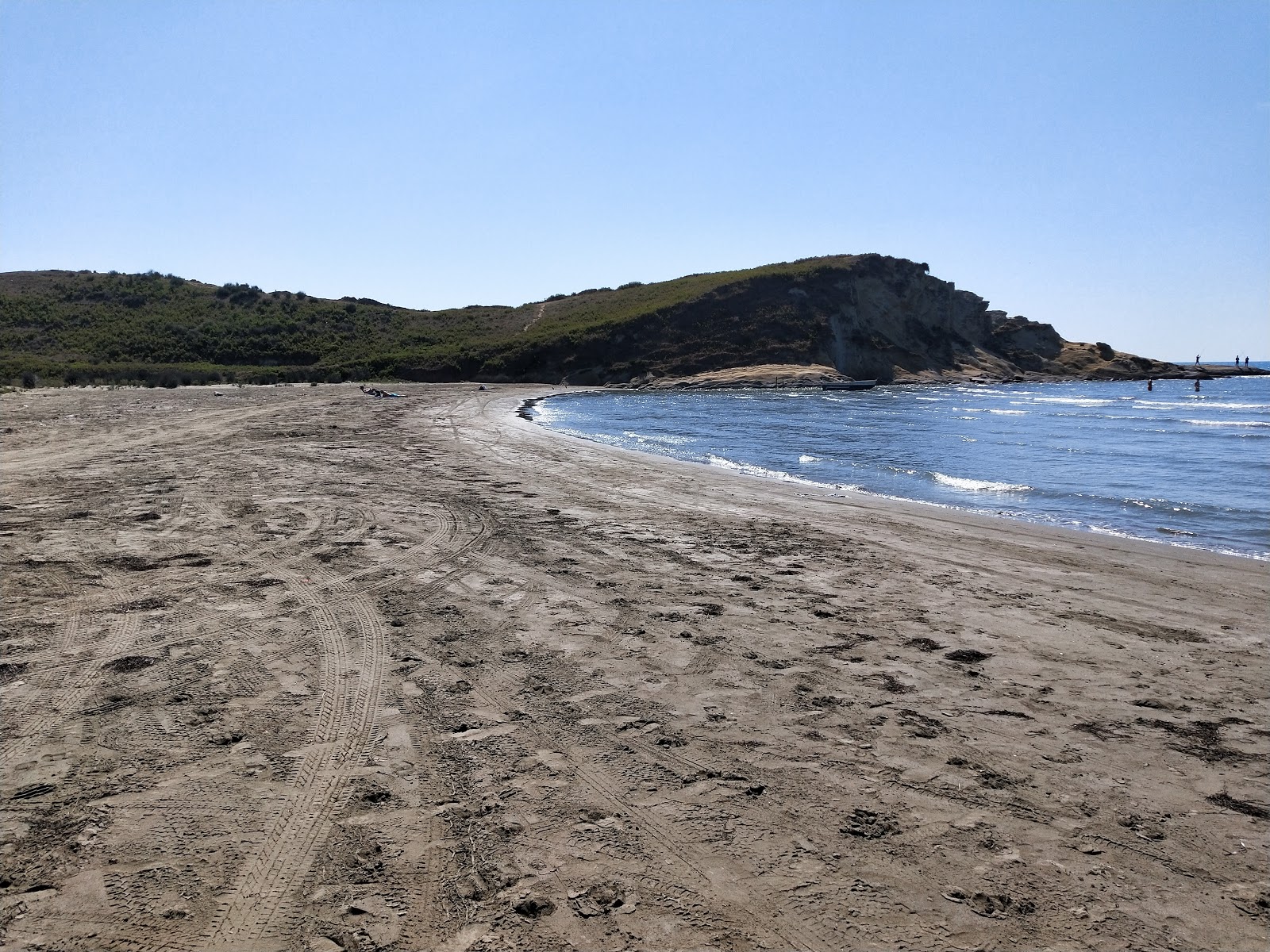 Foto di Zvernec Beach con parzialmente pulito livello di pulizia
