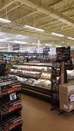 Grocery Store «Super Stop & Shop», reviews and photos, 600 Kinderkamack Rd, Emerson, NJ 07630, USA