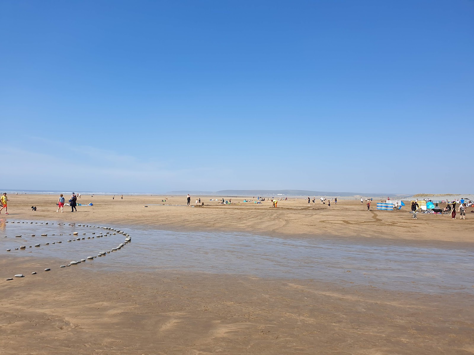 Zdjęcie Westward beach z powierzchnią szary piasek i kamyczki