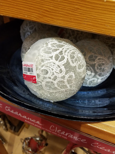 Home Goods Store «Pier 1 Imports», reviews and photos, 5160 Borgen Blvd, Gig Harbor, WA 98332, USA