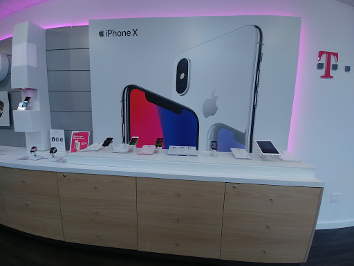 Cell Phone Store «T-Mobile», reviews and photos, 249-20 Hillside Avenue, Queens, NY 11426, USA