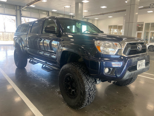 Toyota Dealer «Cowboy Toyota», reviews and photos, 9525 E R L Thornton Fwy, Dallas, TX 75228, USA