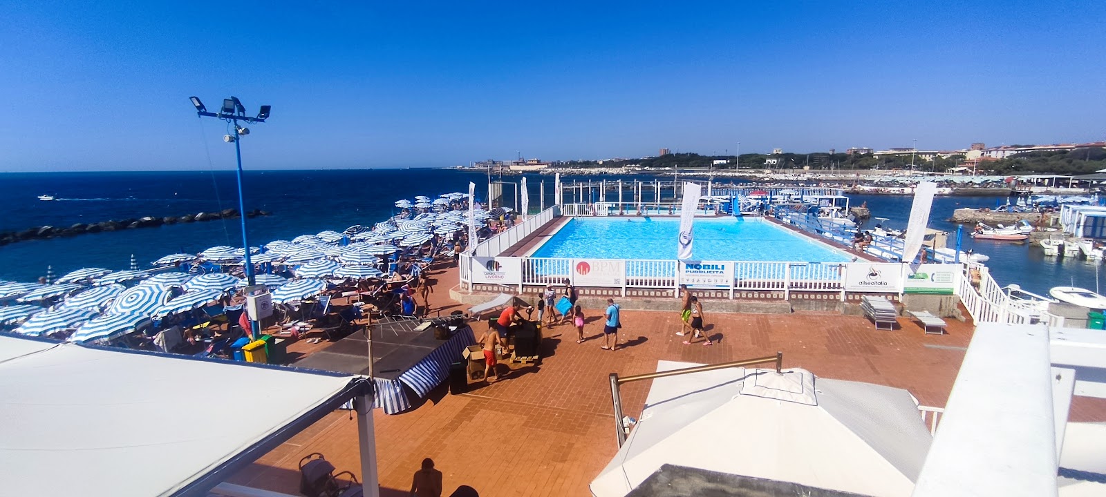 Foto von Bagni Lido Livorno mit betonierte fläche Oberfläche