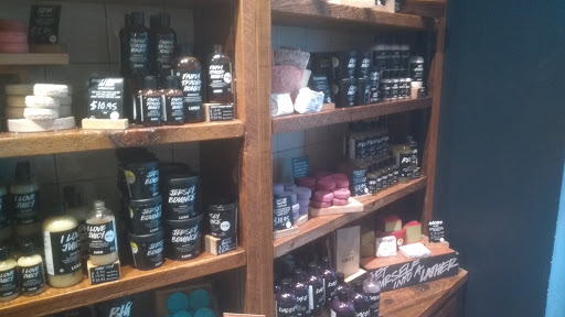 Cosmetics Store «LUSH Fresh Handmade Cosmetics», reviews and photos, 160 N Gulph Rd #1632, King of Prussia, PA 19406, USA