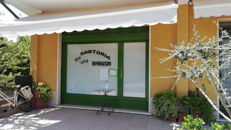 Sartoria Ago e Filo di Guiducci Loredana - Via degli Olmi - Forte dei Marmi