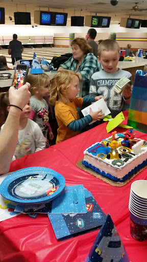 Bowling Alley «Linn Lanes Bowling Center», reviews and photos, 2250 S Main Rd, Lebanon, OR 97355, USA