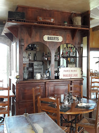 Atmosphère du Restaurant français La Petite Gare à Vers-Pont-du-Gard - n°13