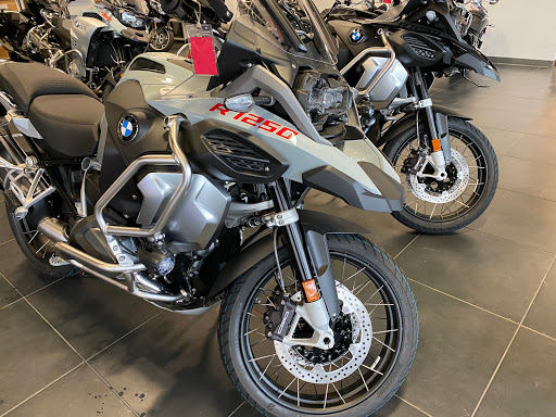Motorcycle Dealer «BMW, Indian, and Slingshot Woodlands», reviews and photos, 198 Ed English Dr, Shenandoah, TX 77385, USA